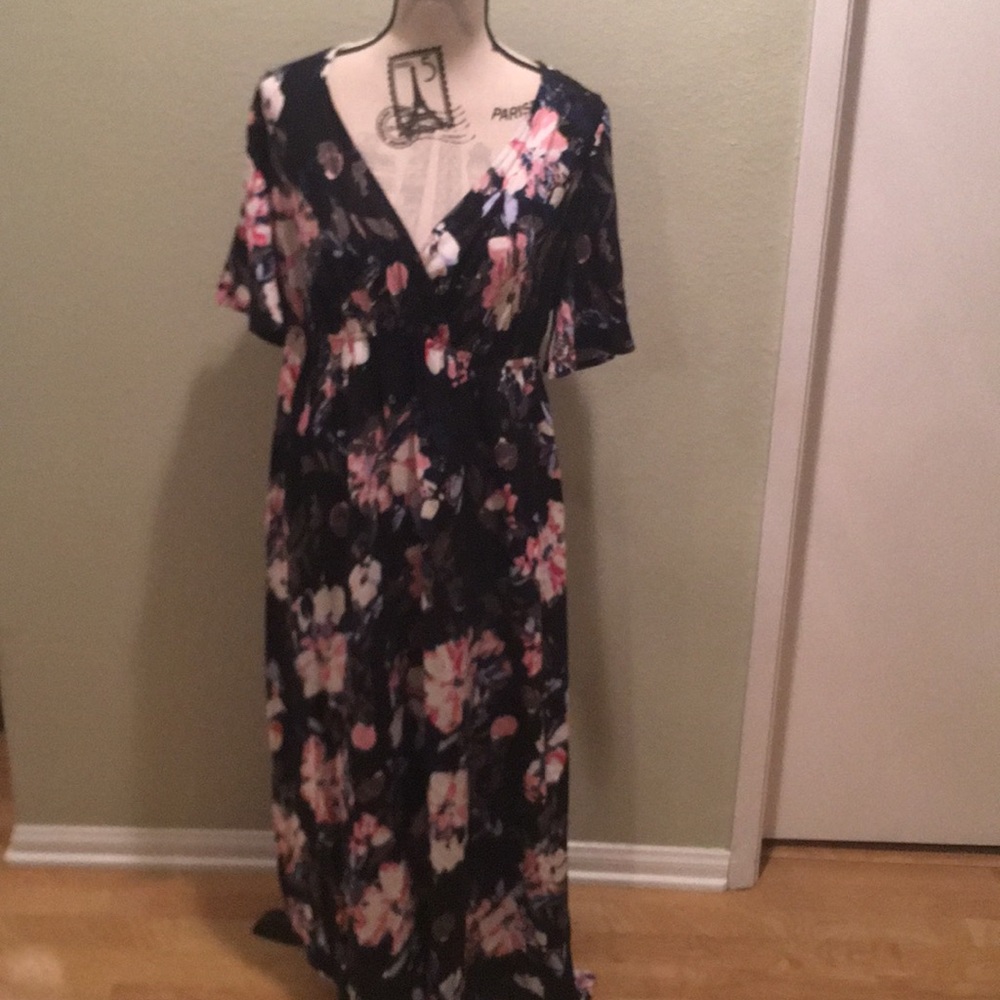 Maternity Dress - Picture 2 of 5